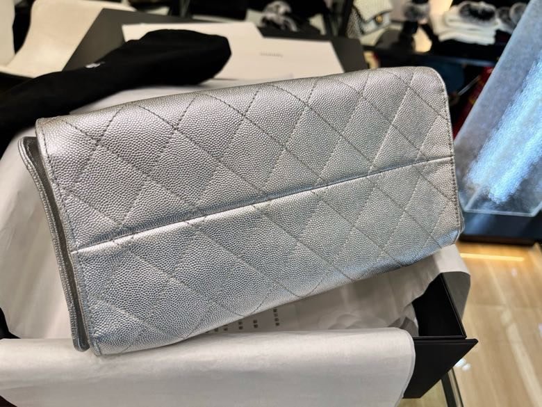 Сумка на плечо кожаная THE CHANEL 25 фото 7