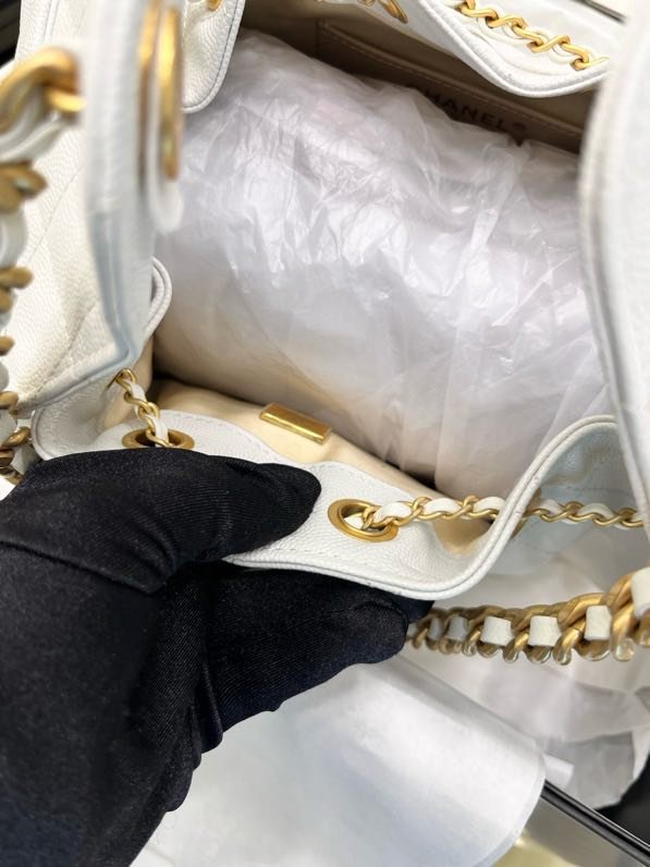 A bag on shoulder leather THE CHANEL 25 фото 7