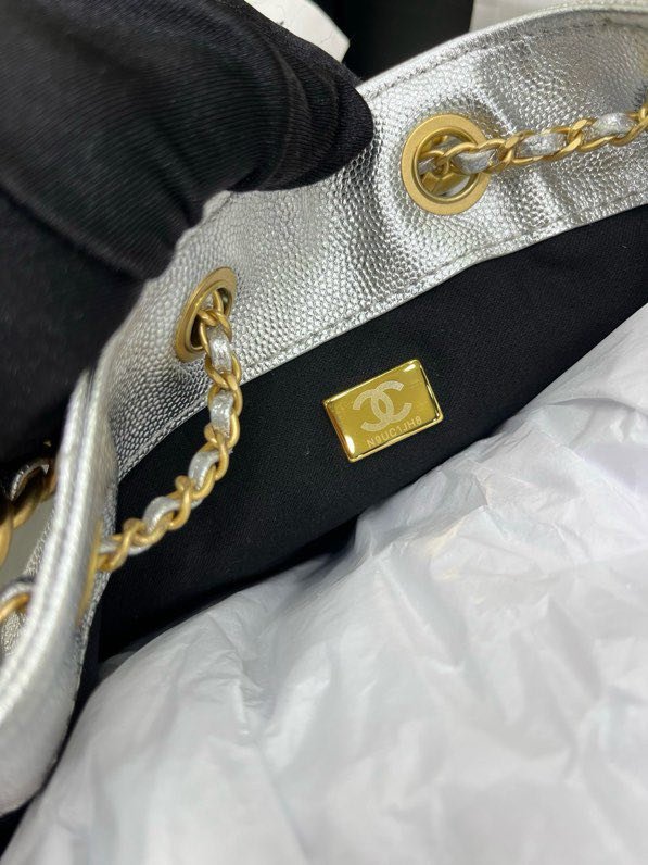 Сумка на плечо кожаная THE CHANEL 25 фото 8