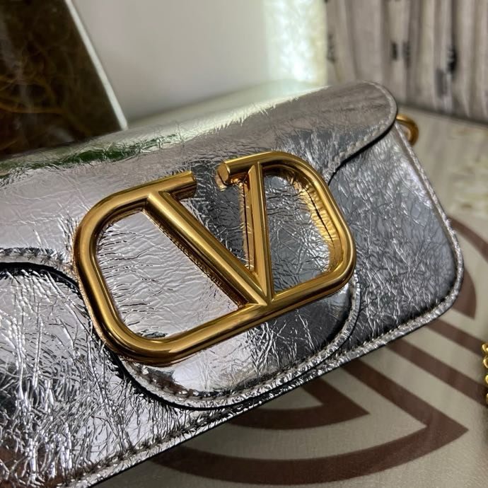 Сумка на плече Poudre Micro Loco з телячої шкіри з логотипом Vlogo фото 9