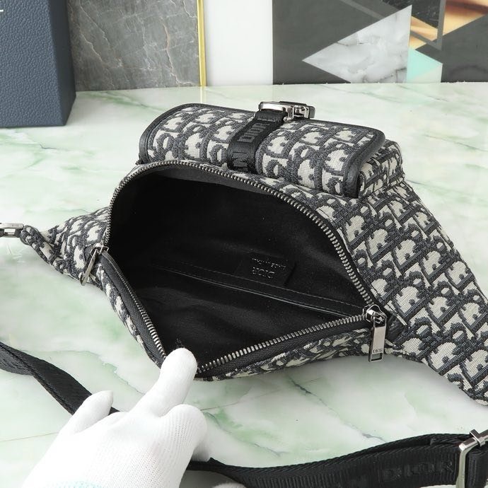 A bag on belt men's фото 6