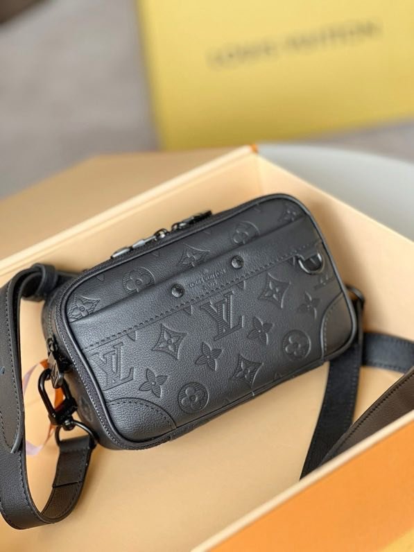 A bag Nano Alpha leather 18 cm