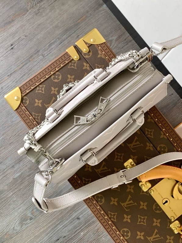 Сумка OnTheGo East West 25 см фото 7