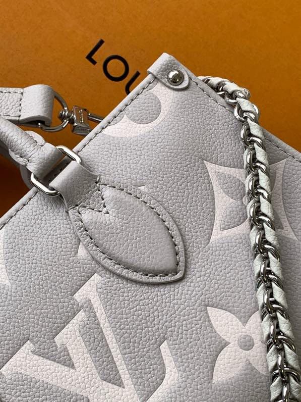 Сумка OnTheGo East West 25 см фото 8