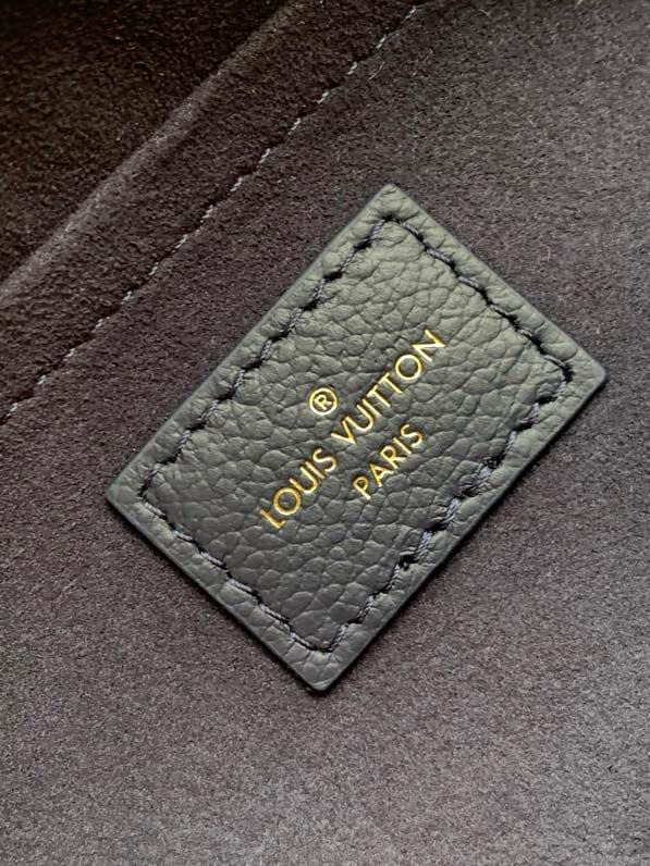 A bag OnTheGo East West 25 cm фото 9