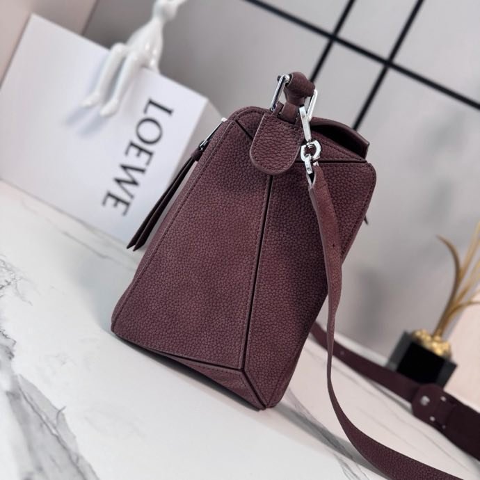 A bag Puzzle 33 cm of coarse-grained skin