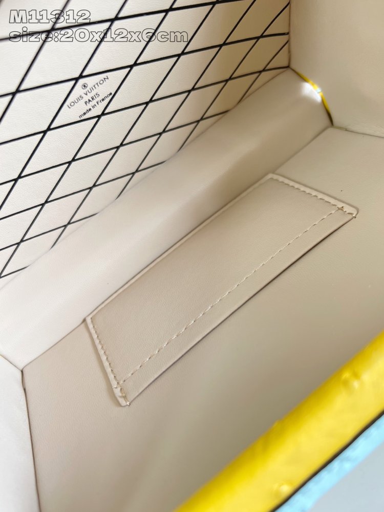 Сумка Petite Malle 20 см фото 8