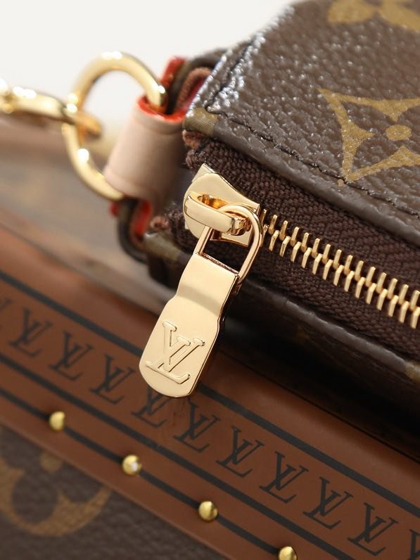 A bag Pochette Eva 27 cm фото 9