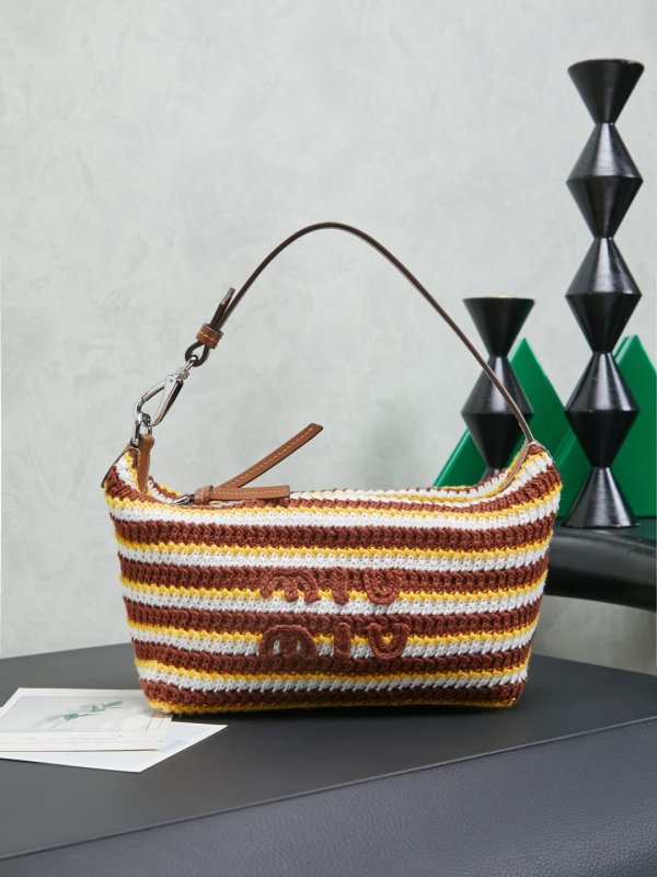 A bag striped knitted 25 cm