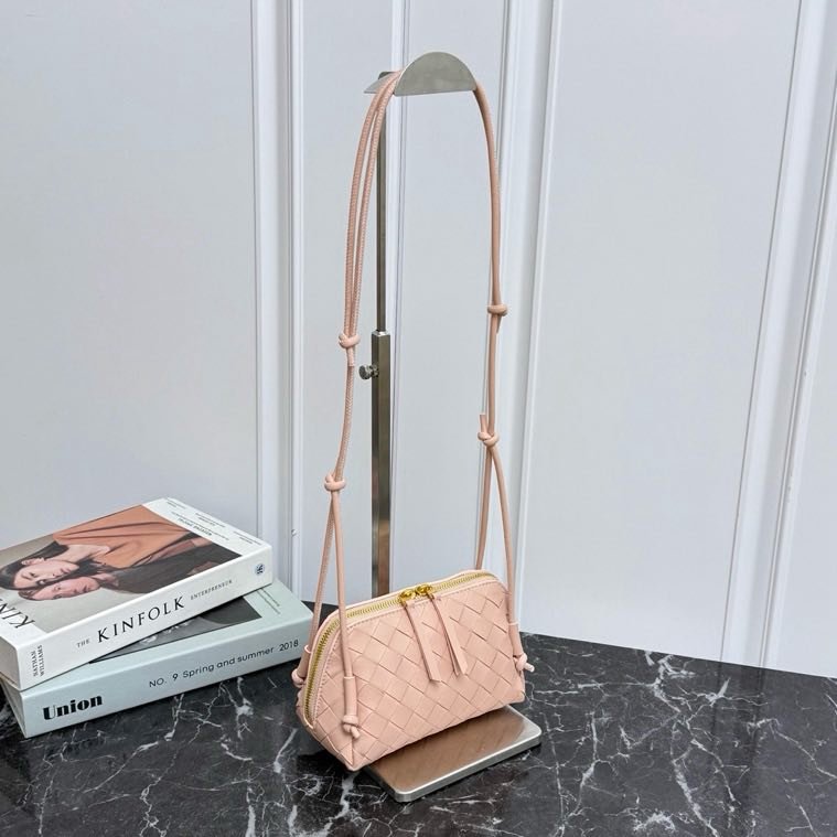 A bag pink across shoulder leather 18 cm фото 4