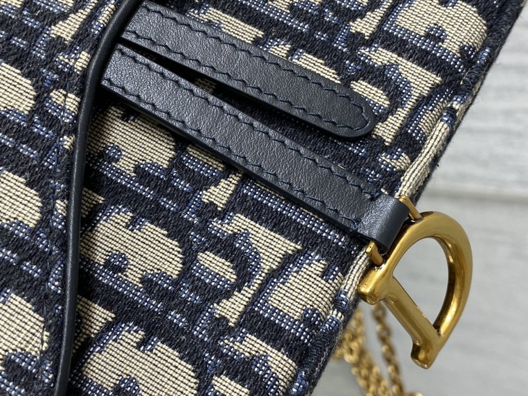 Сумка Saddle Chain Handbag Series WOC 21 см фото 4