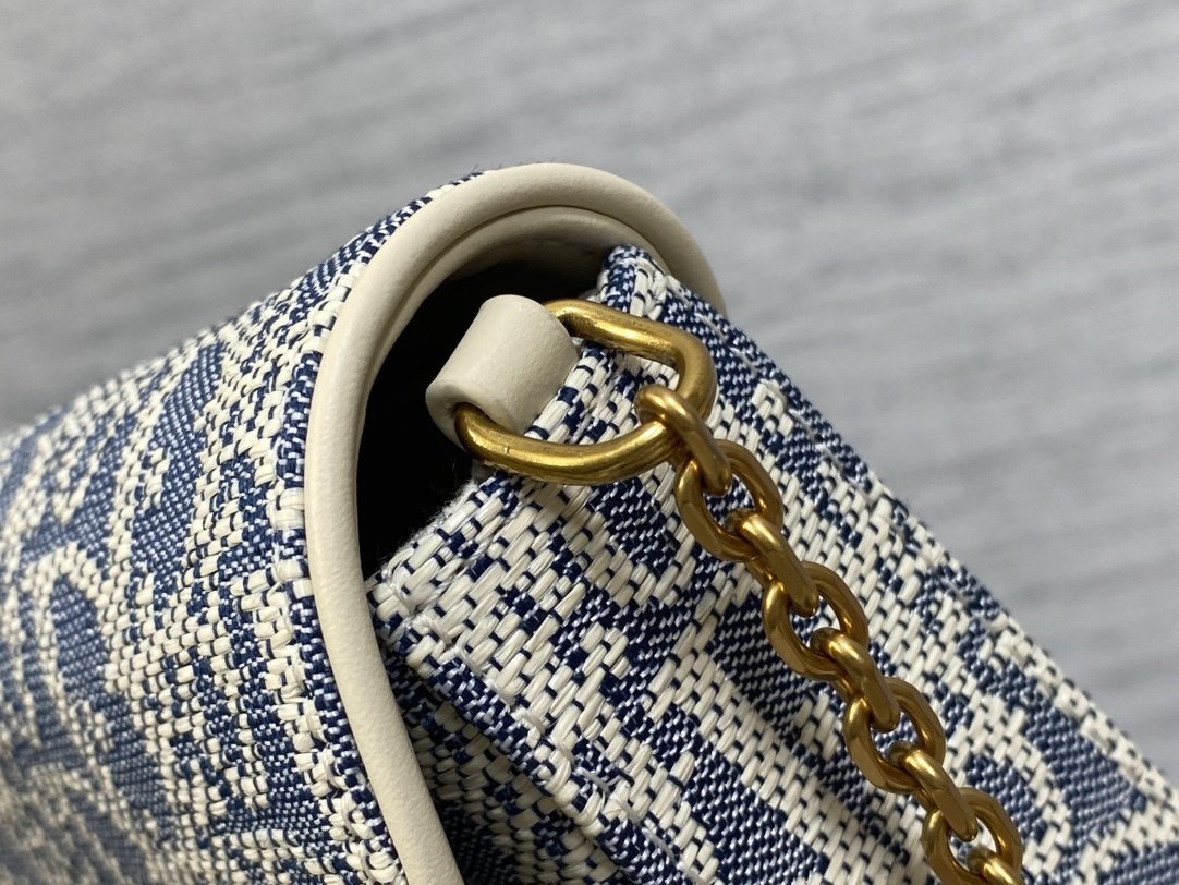 Сумка Saddle Chain Handbag Series WOC 21 см фото 6