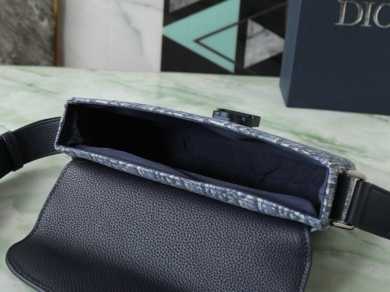 Сумка Saddle Messenger 23 см фото 5