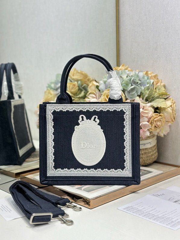 Сумка шоппер Book Tote 36 см