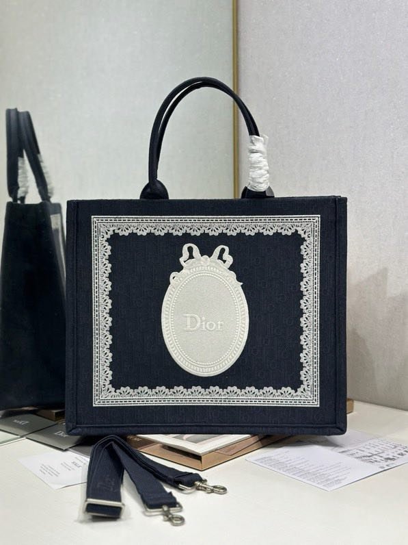 Сумка шоппер Book Tote 42 см