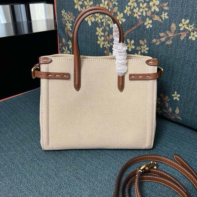 Сумка шоппер Valentino Garavani Antibes 22 см фото 7