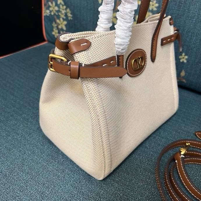 Сумка шоппер Valentino Garavani Antibes 22 см фото 8