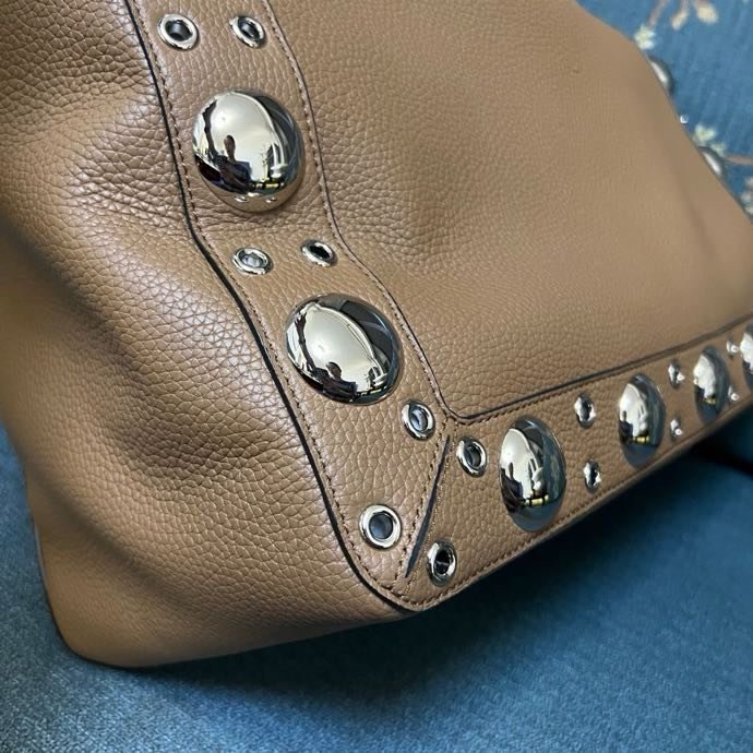 Сумка шоппер Valentino Garavani Nellcote Grained Calfskin 46 см фото 5