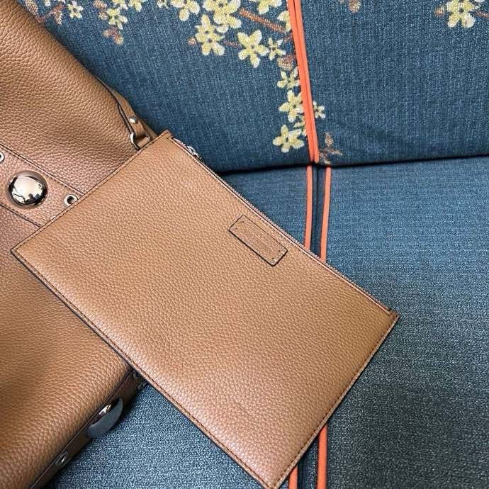 Сумка шоппер Valentino Garavani Nellcote Grained Calfskin 46 см фото 9