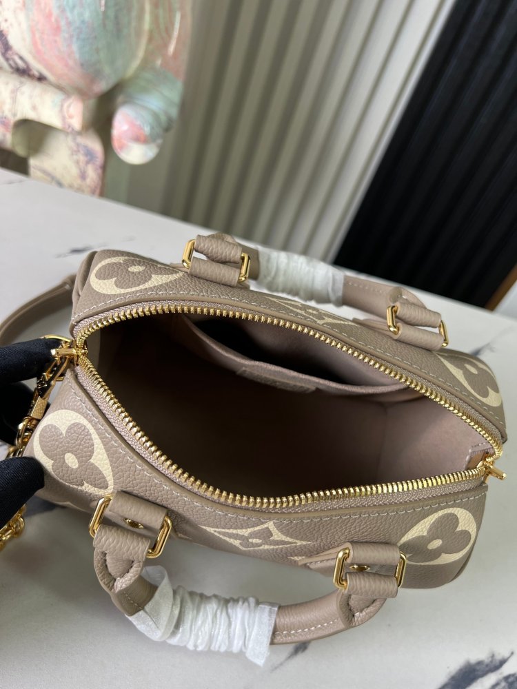 A bag Speedy Pillow 20 cm фото 8