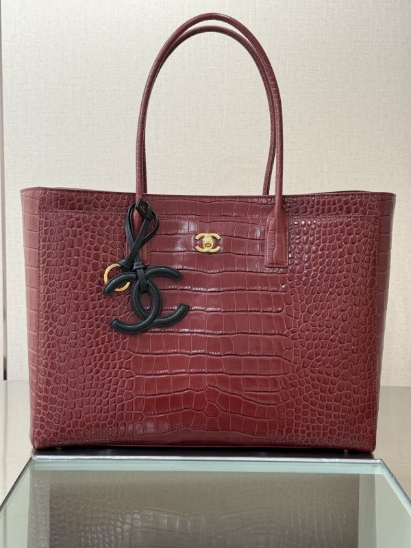 A bag тоут 47 cm of series 26S Cerf leather