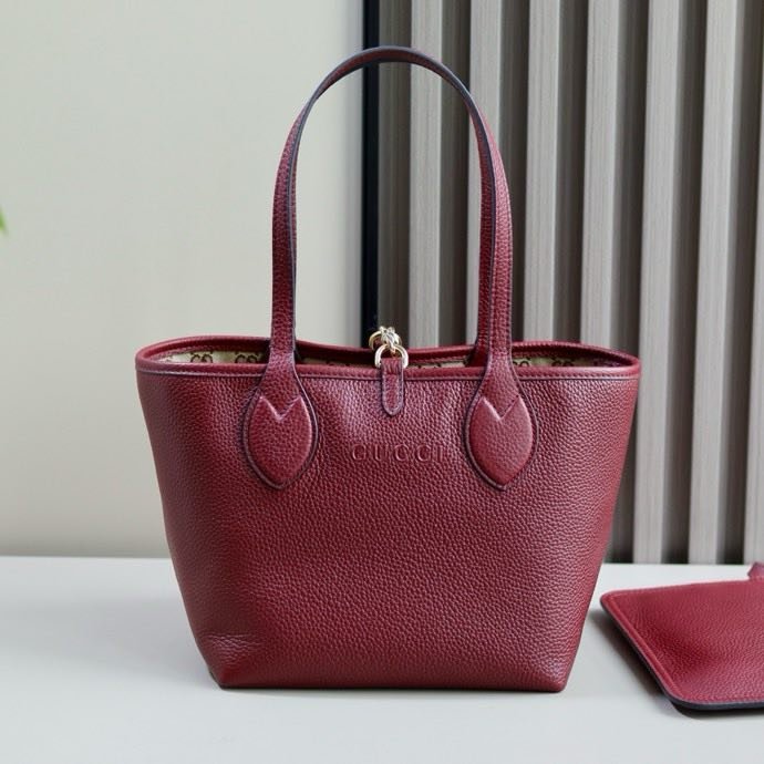 A bag тоут leather 21 cm