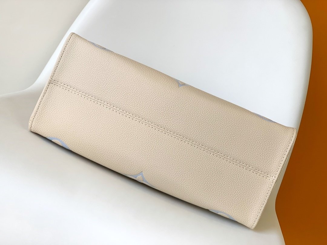 Сумка тоут OnTheGo 34 см фото 4