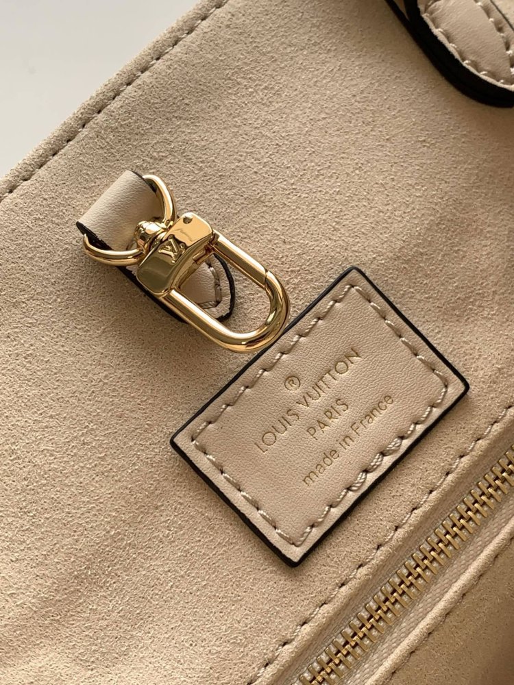 Сумка тоут OnTheGo 34 см фото 8