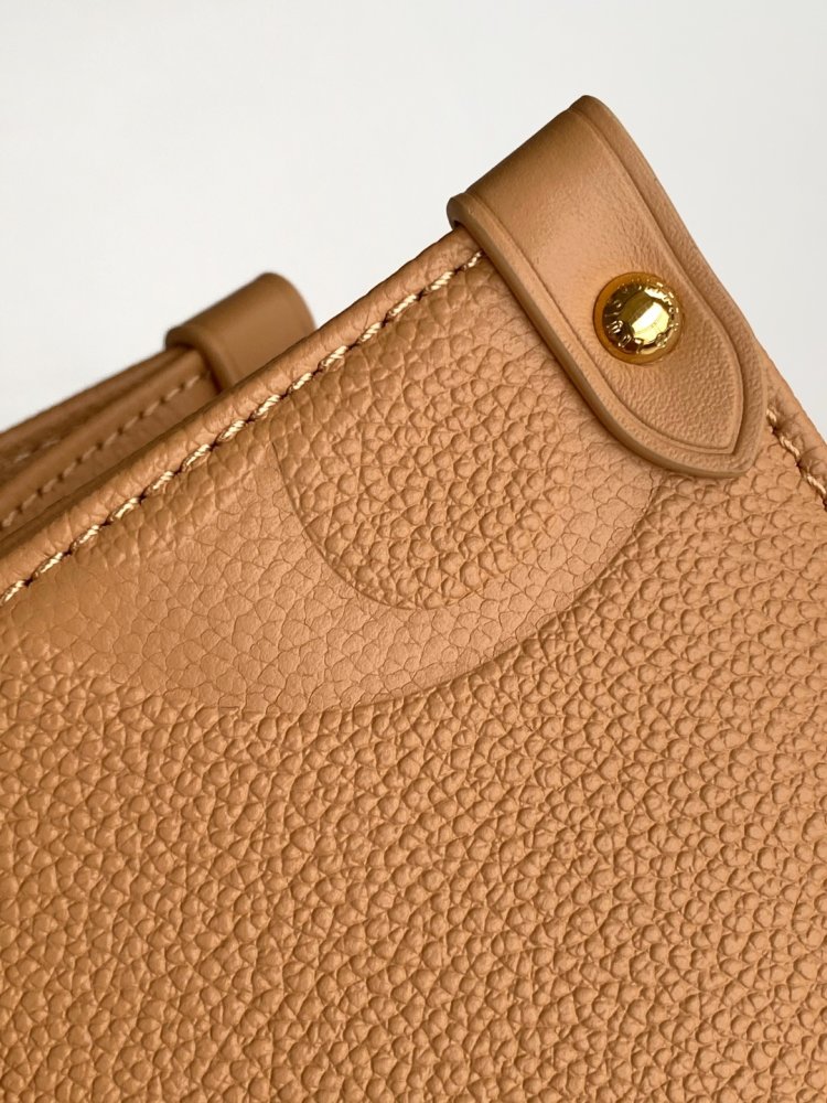 Сумка тоут OnTheGo 35 см фото 6