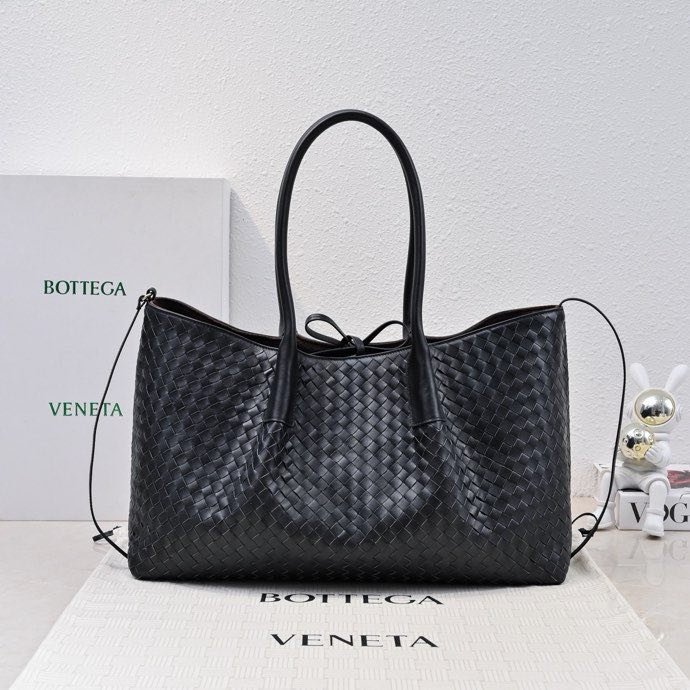 Сумка тоут Pinacoteca Medium 43 см из кожи Intrecciao