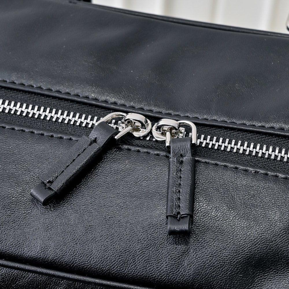 Сумка тоут Pocket кожаная на молнии 31 см фото 6