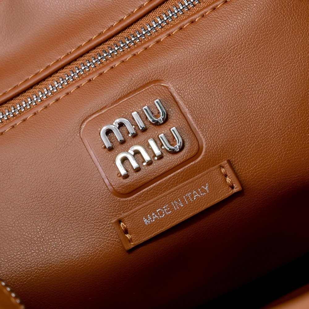 Сумка тоут Pocket кожаная на молнии 31 см фото 9