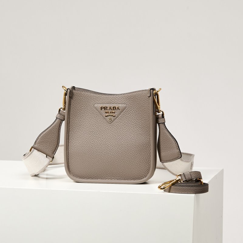 Сумка тоут женская кожаная 19 см 1BH191-1