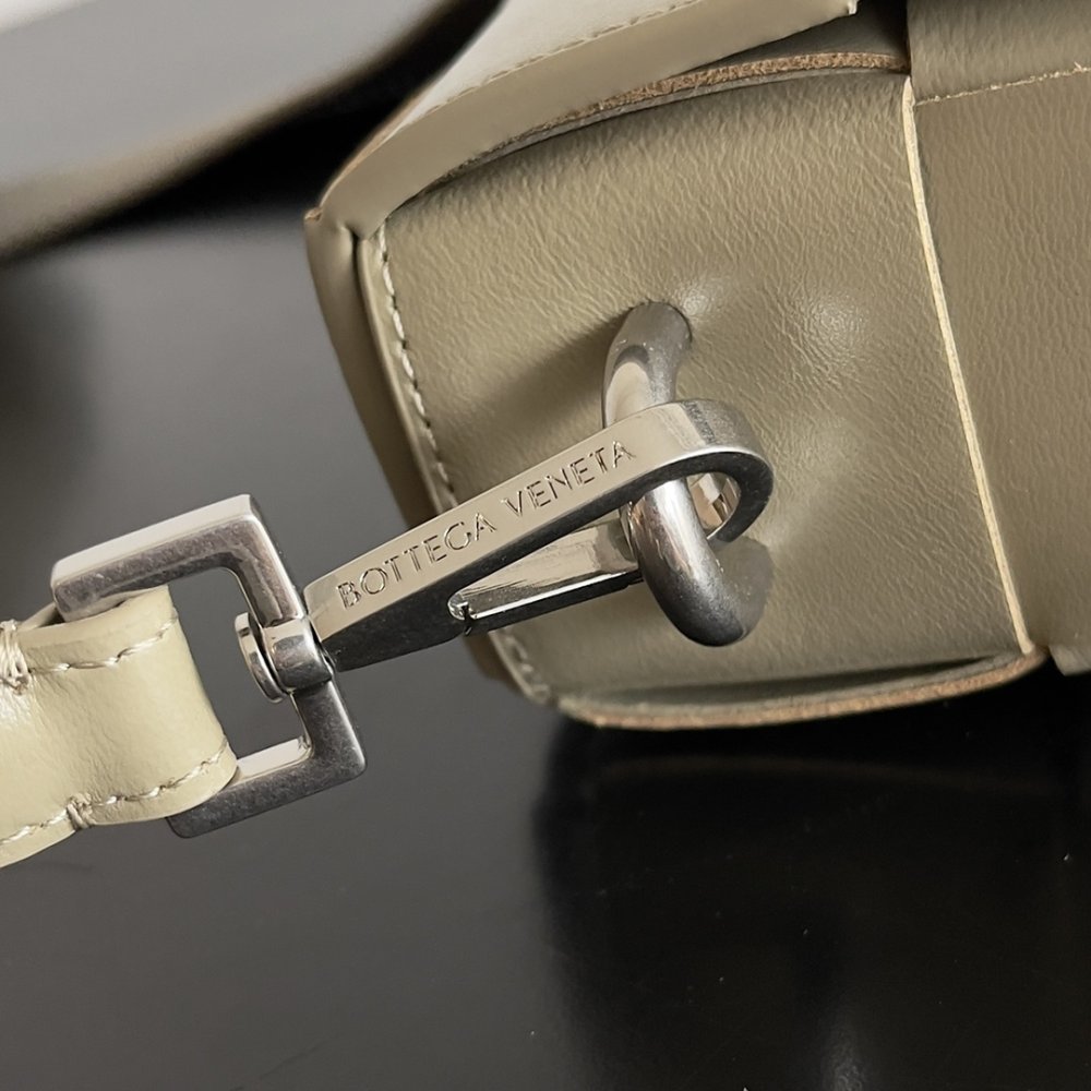 Сумка трансформер Cassette из плетеной кожи 26 см фото 3