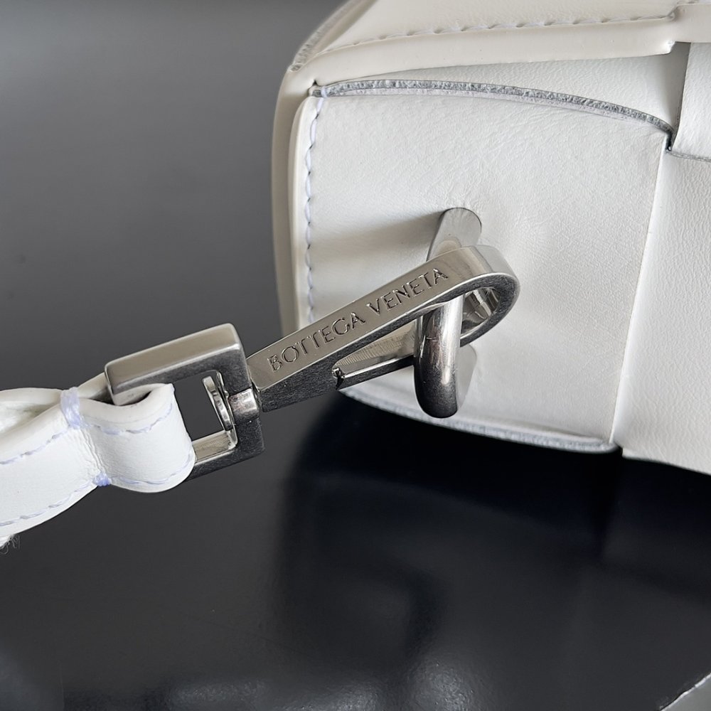 Сумка трансформер Cassette из плетеной кожи 26 см фото 3