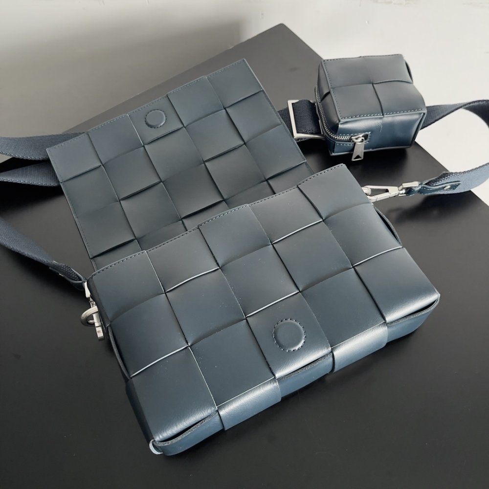 Сумка трансформер Cassette из плетеной кожи 26 см фото 5