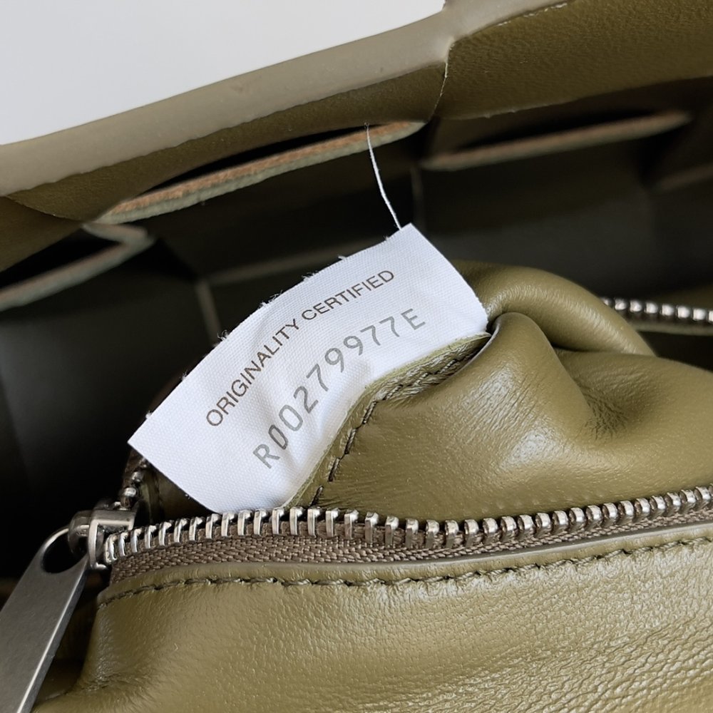 Сумка трансформер Cassette из плетеной кожи 26 см фото 7