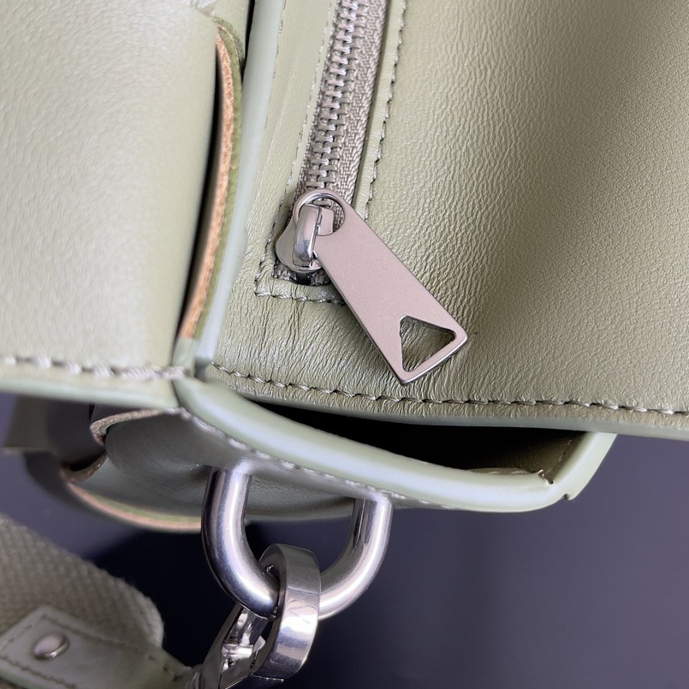 Сумка трансформер Cassette из плетеной кожи 26 см фото 7