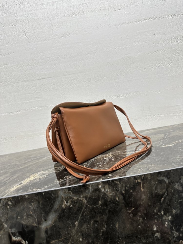 A bag TRIO FLAP leather 22 cm фото 2