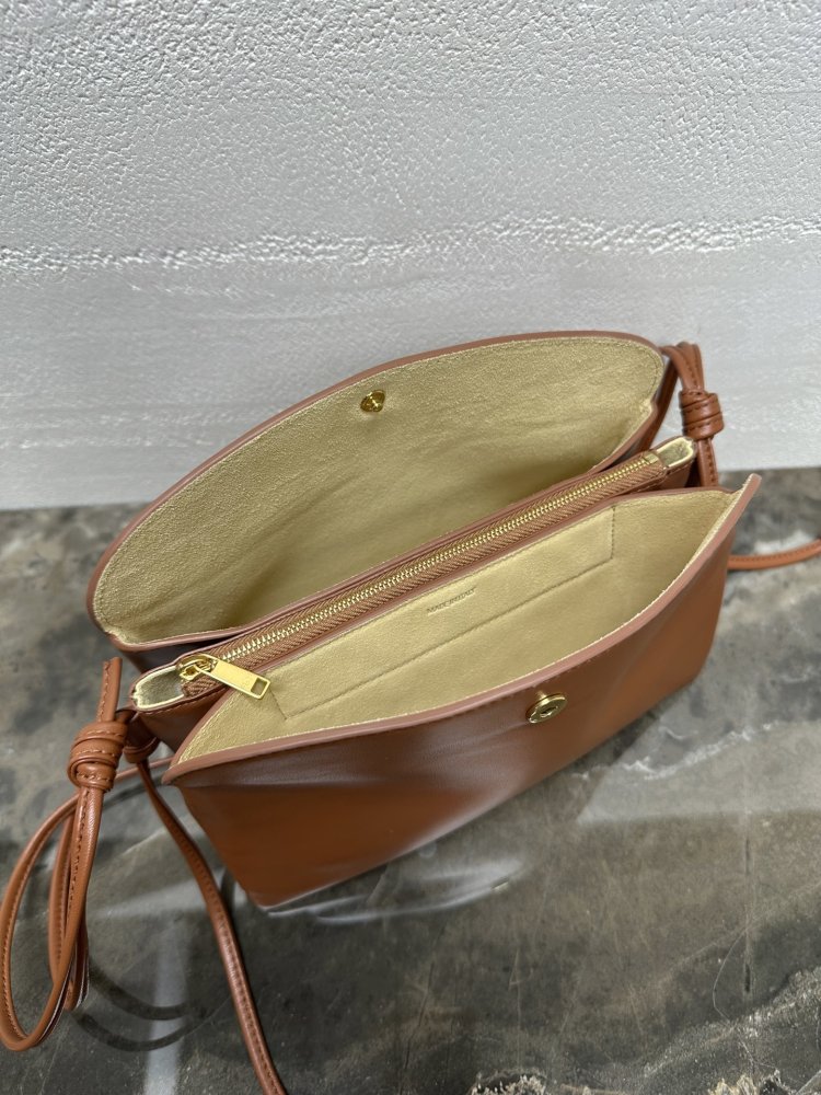 A bag TRIO FLAP leather 22 cm фото 7