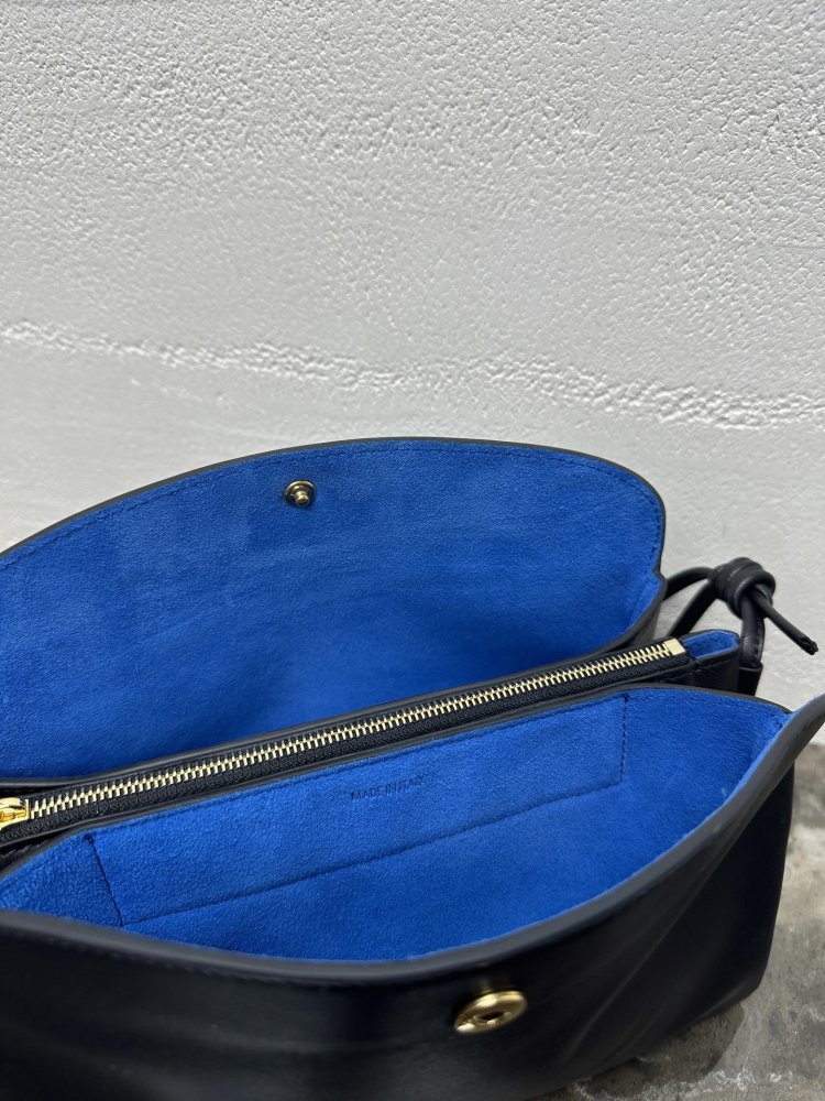 A bag TRIO FLAP leather 22 cm фото 8