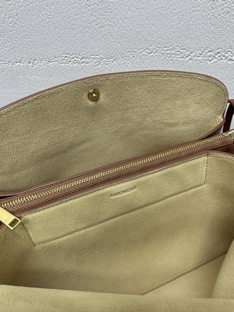 A bag TRIO FLAP leather 22 cm фото 8