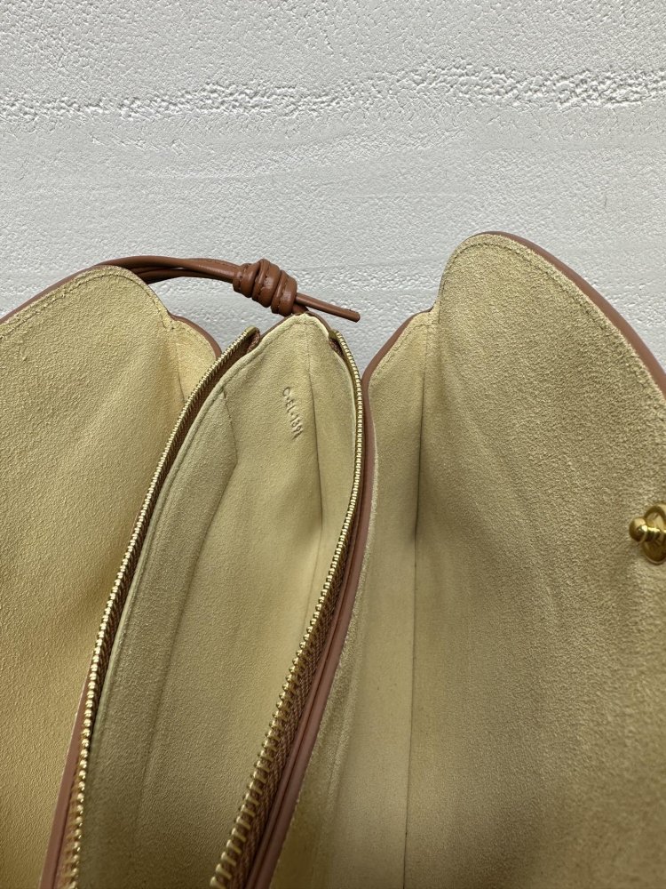 A bag TRIO FLAP leather 22 cm фото 9