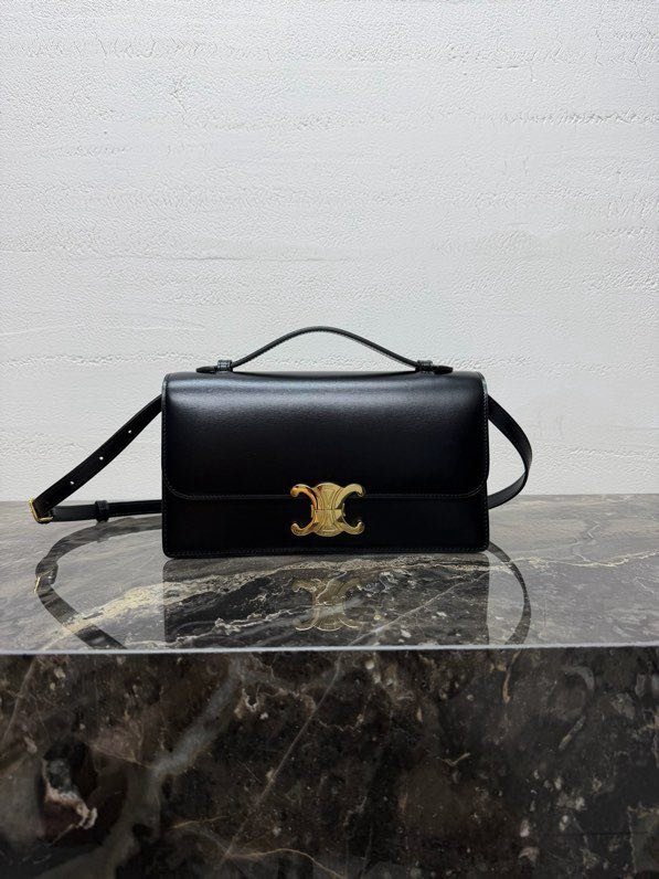 Сумка Triomphe Folio Medium