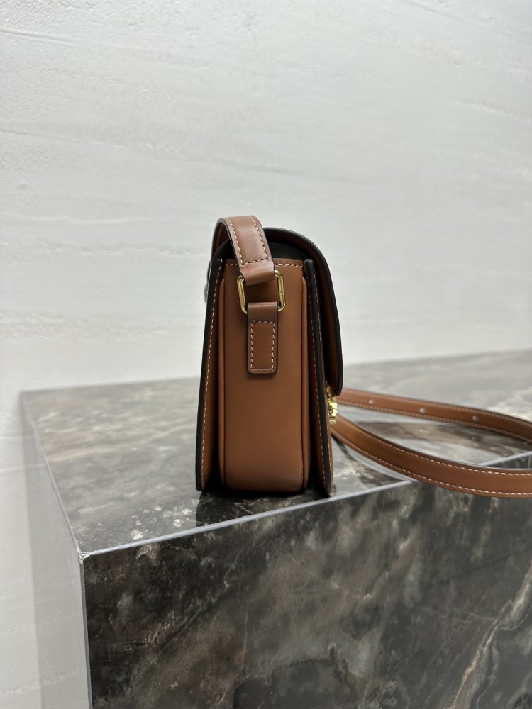 Сумка TRIOMPHE кожаная 18 см фото 3