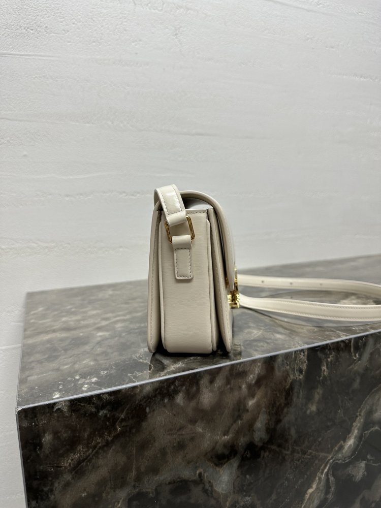 Сумка TRIOMPHE кожаная 18 см фото 3