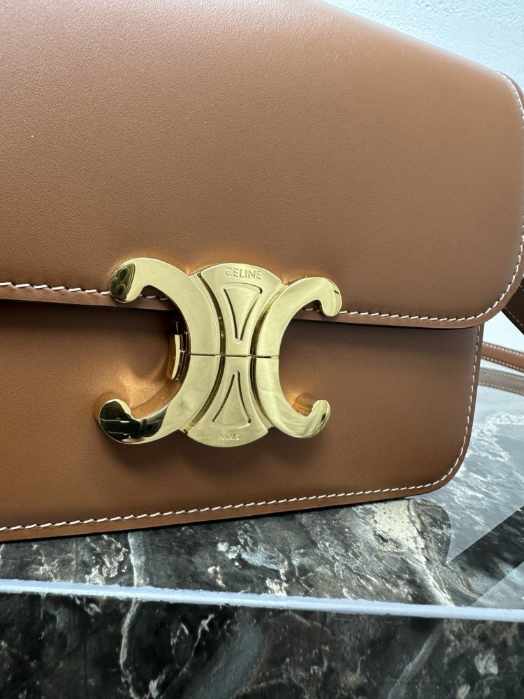 Сумка TRIOMPHE кожаная 18 см фото 4