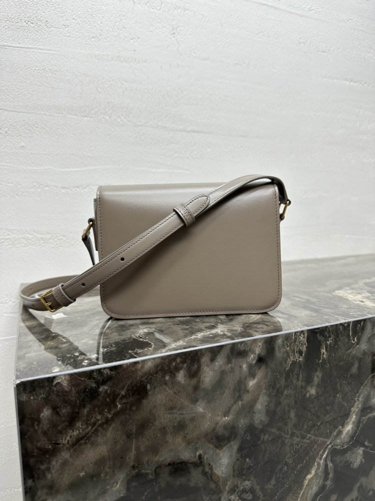 Сумка TRIOMPHE кожаная 18 см фото 5