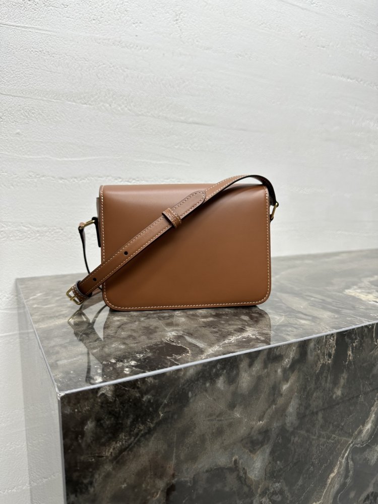 Сумка TRIOMPHE кожаная 18 см фото 5