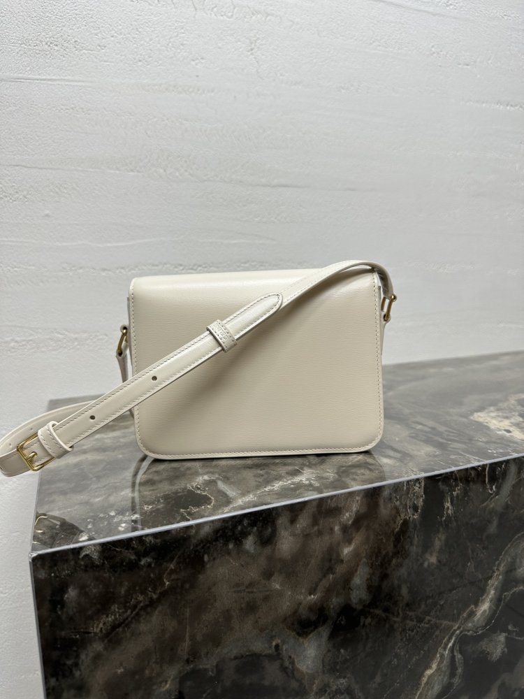 Сумка TRIOMPHE кожаная 18 см фото 5